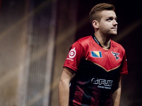 回归欧洲了，外媒爆下赛季Perkz和Alphari或将加入VIT