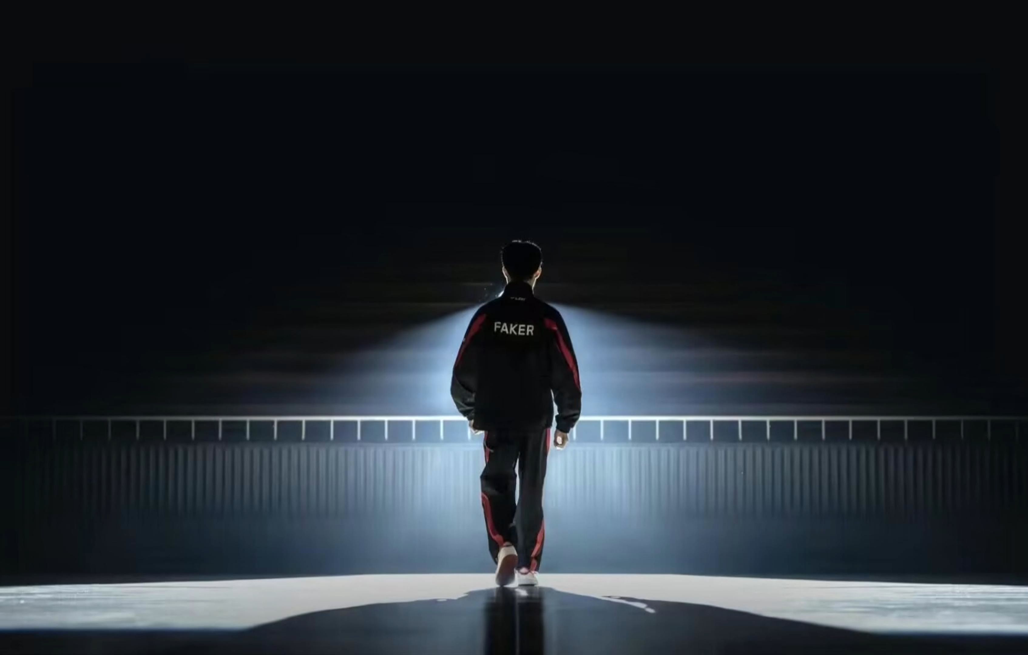 Uzi跪在RNG基地门口讨债？