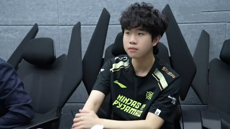 GamerLegion 对阵 Fnatic ， aurora 对抗 SAW 在 PGL Masters Bucharest 2025