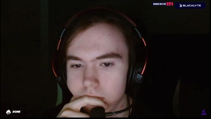 Beluga的Gnar擅长持续输出，而 Stay 的Jhin在整个过程中被无限狙击。 Team WE 在没有流血的情况下赢得了第一局。